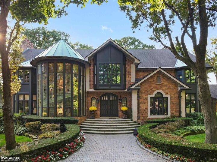 Property Photo: 17455 Iris Circle MI 48036