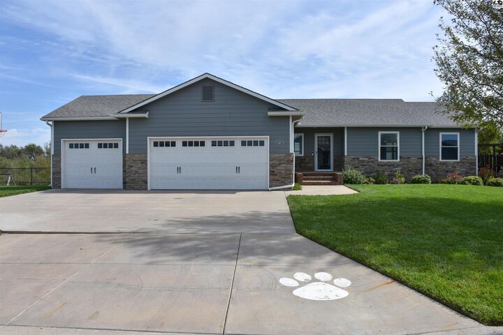 Property Photo:  537 Foxfire St  KS 67460 