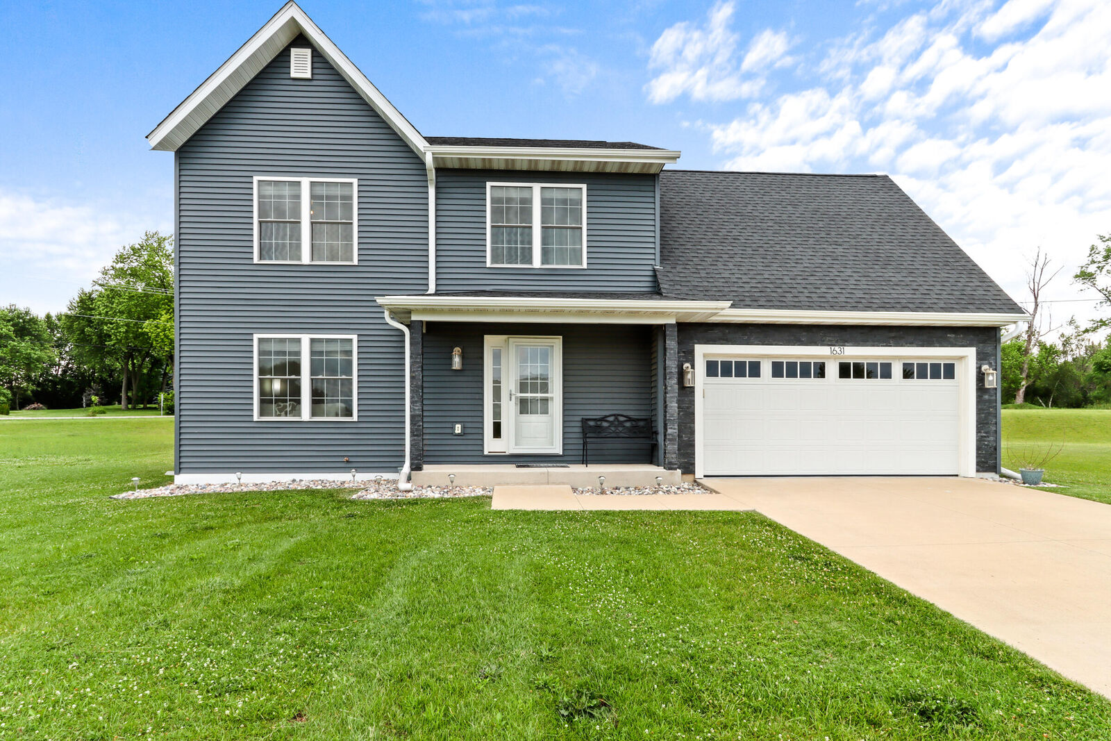 Property Photo: 1631 Smith Ln 53115