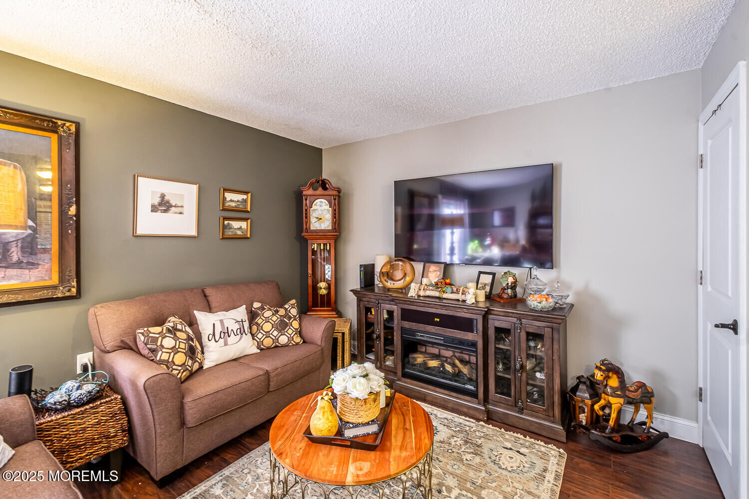 Property Photo:  401 Daffodil Drive  NJ 08527 