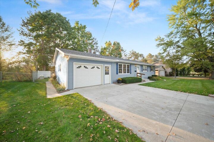 Property Photo: 433 Leeson Avenue MI 49601