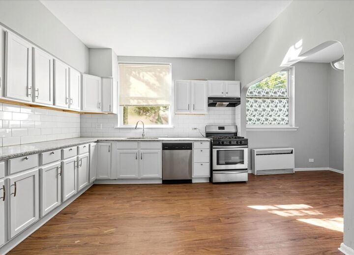 Property Photo:  7208 W School Street 1  IL 60634 