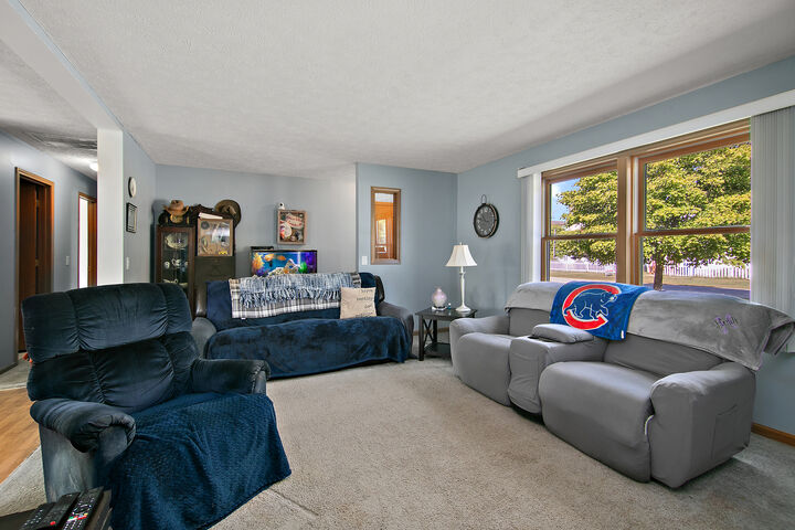 Property Photo: 126 E Cleveland Street IL 60929