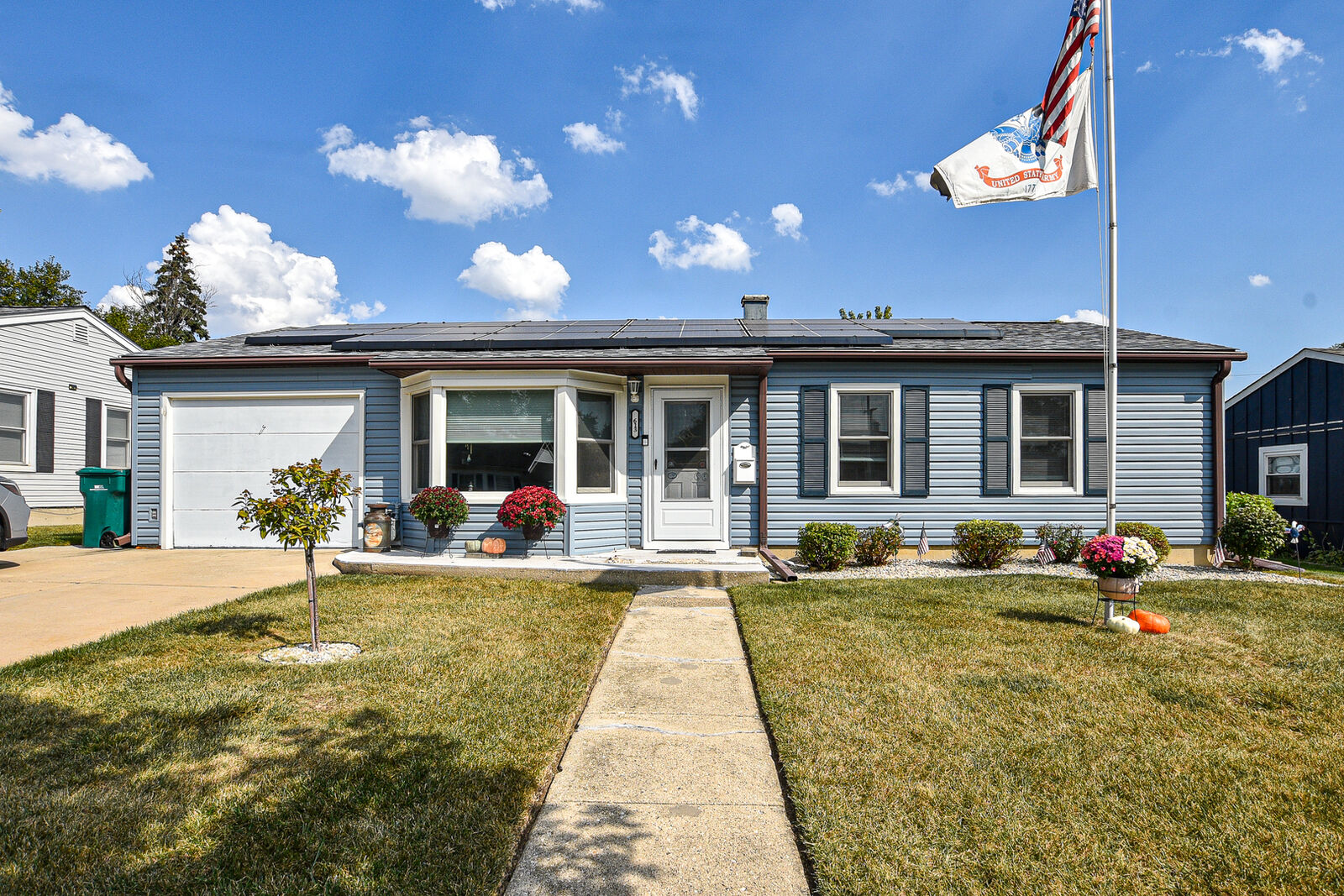Property Photo:  613 Jordan Avenue  IL 60446 