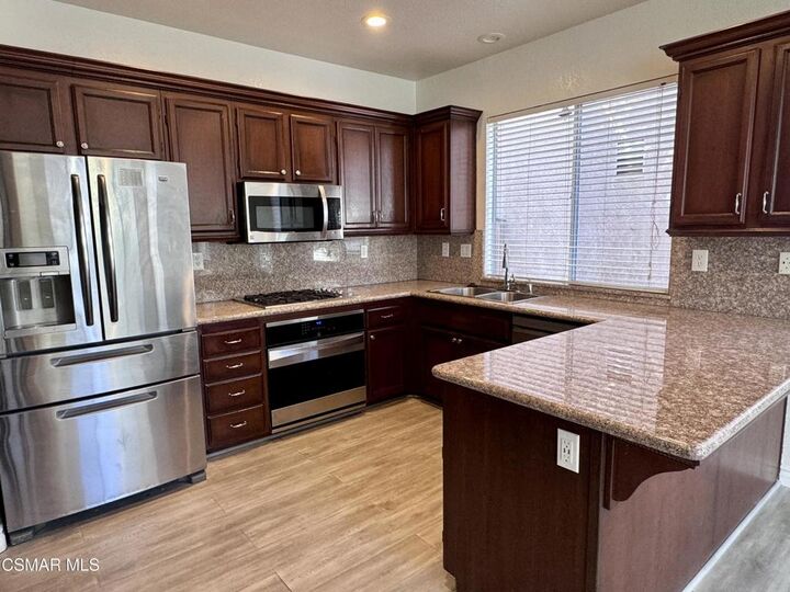 Property Photo: 5620 Sienna Way CA 91362