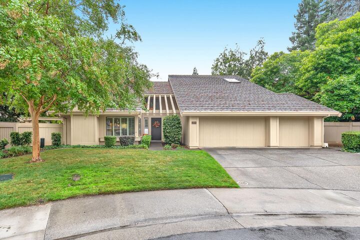 2074 Gray Eagle Court  Gold River CA 95670 photo