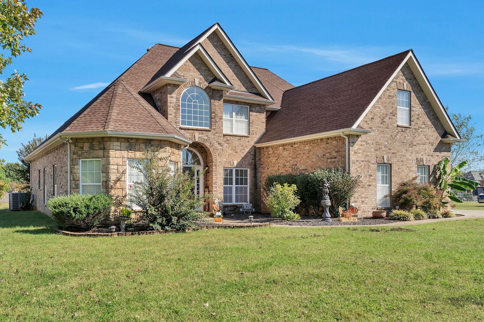 Property Photo: 205 Apricot Ln E TN 37129