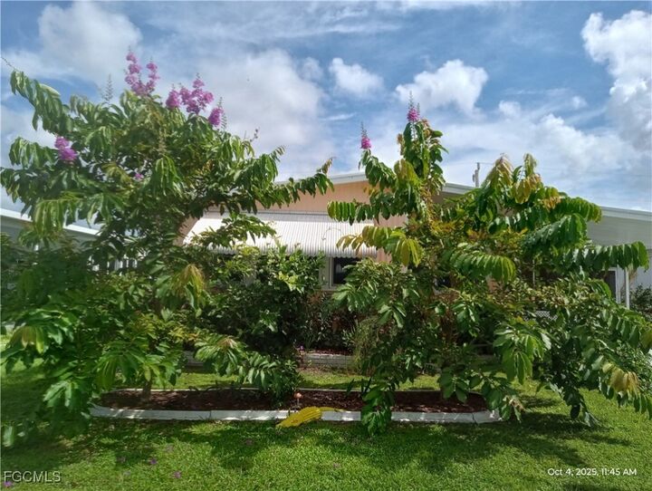 Property Photo:  2776 Breezewood Drive  FL 33917 