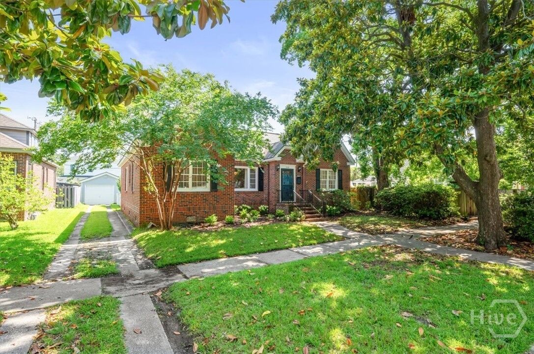 Property Photo: 308 E 55th Street GA 31405