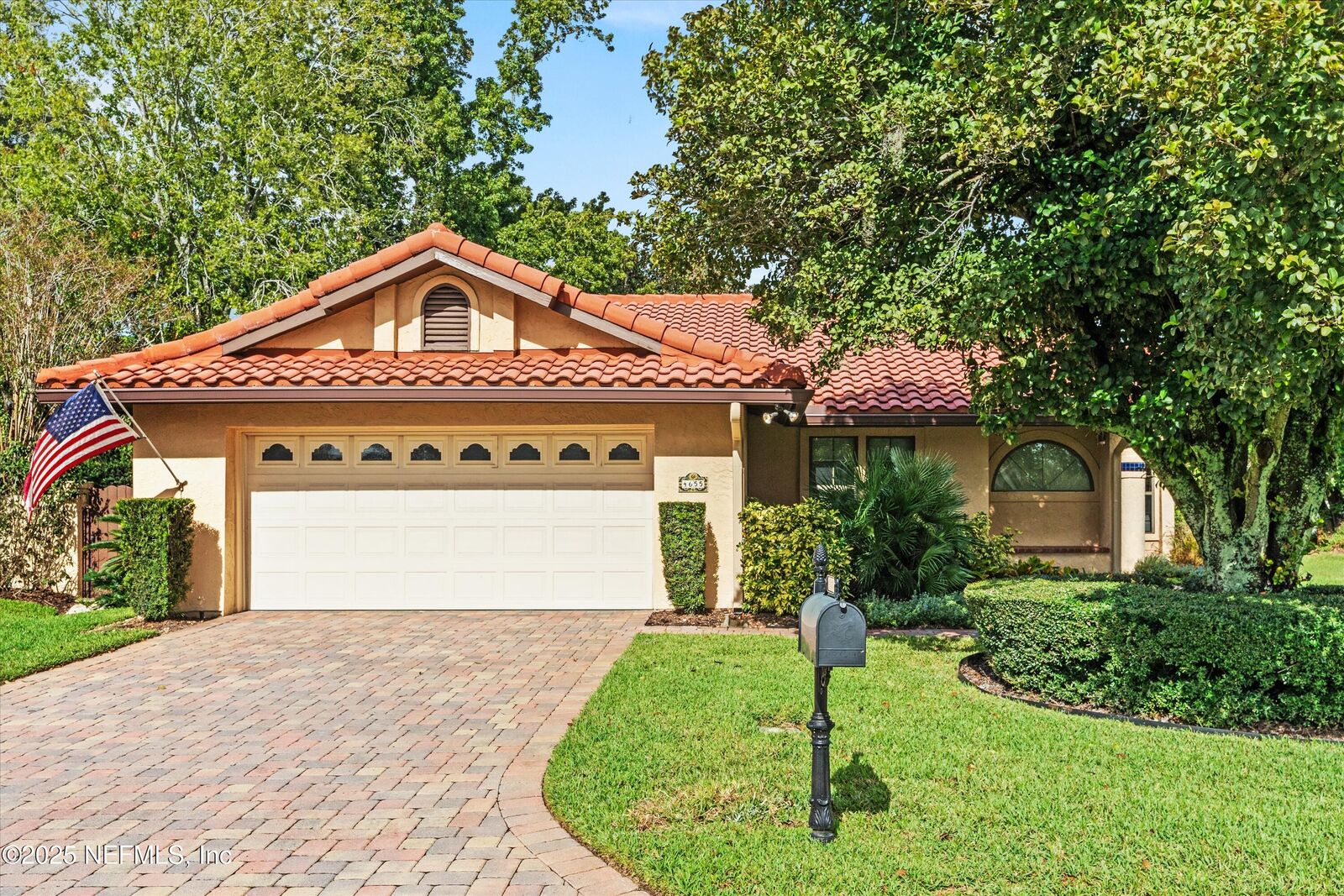 Property Photo: 4655 Corrientes Circle N FL 32217