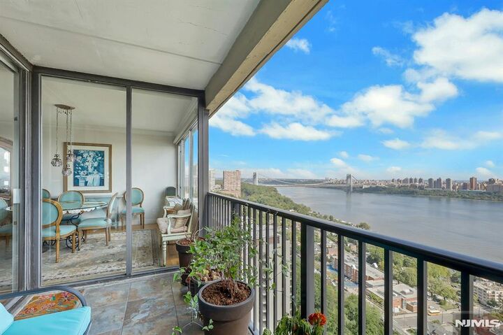 Property Photo: 6 Horizon Road 2207 NJ 07024