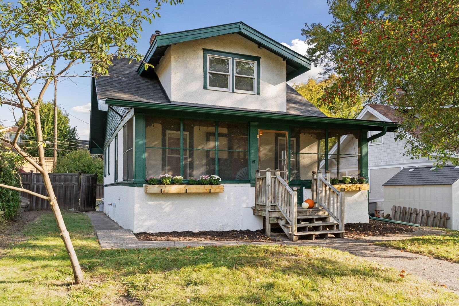 Property Photo:  1129 Randolph Avenue  MN 55105 
