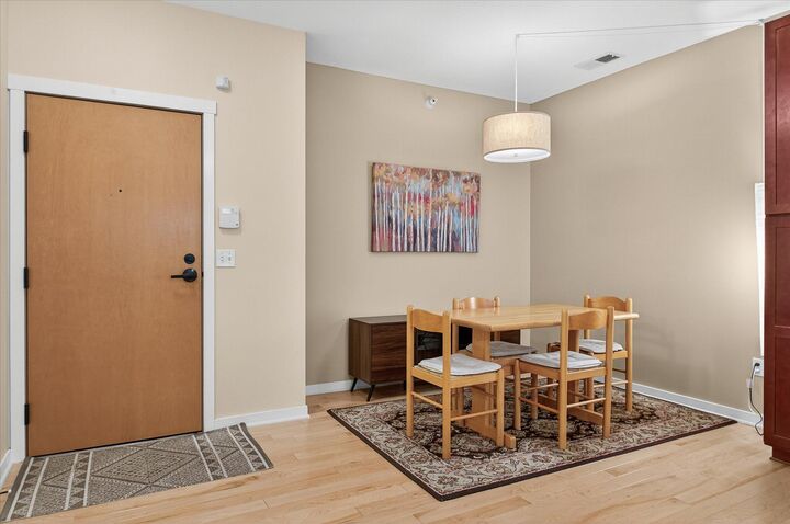Property Photo:  1070 Grandview Court NE 101  MN 55421 