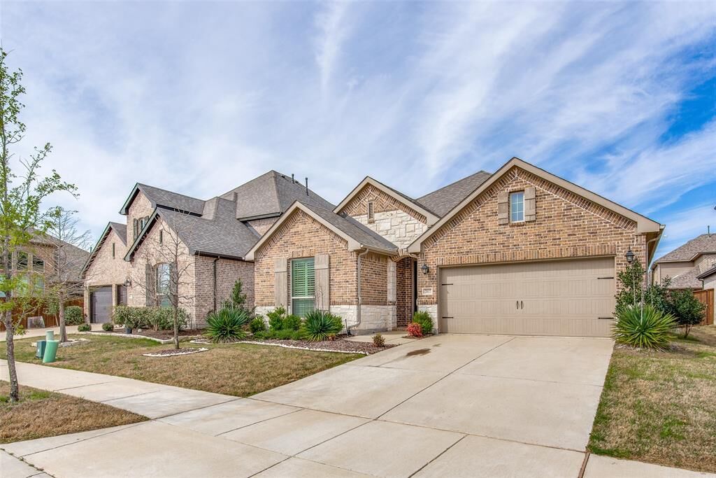 Property Photo: 2017 Long Park Avenue TX 75078