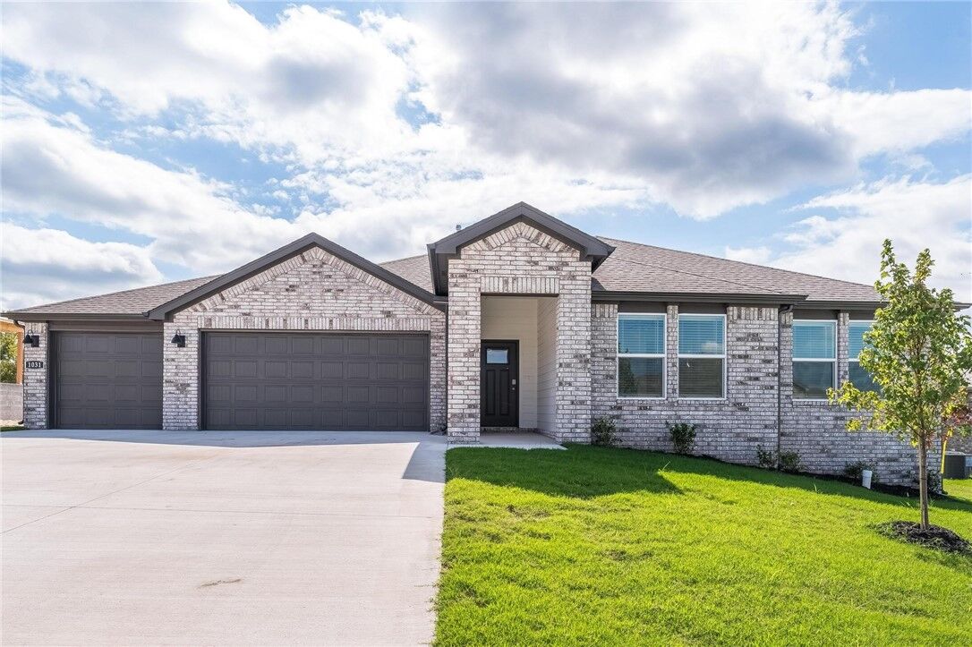 Property Photo:  1031 Vista Avenue  AR 72753 