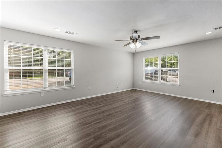 Property Photo: 1428 W Netherland Way 1-4 AR 72701