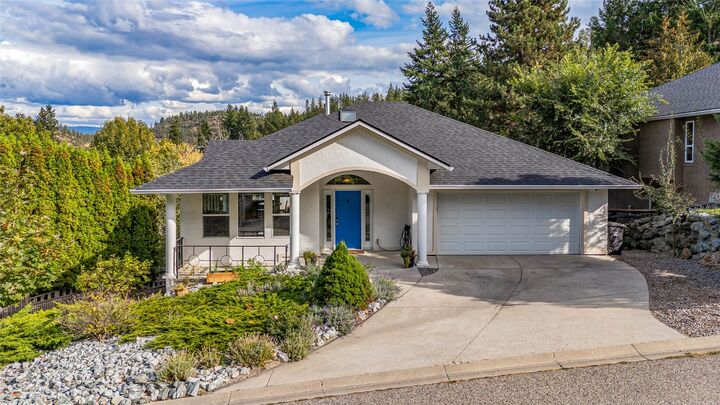 Property Photo:  311 Woodpark Crescent  BC V1V 2A9 