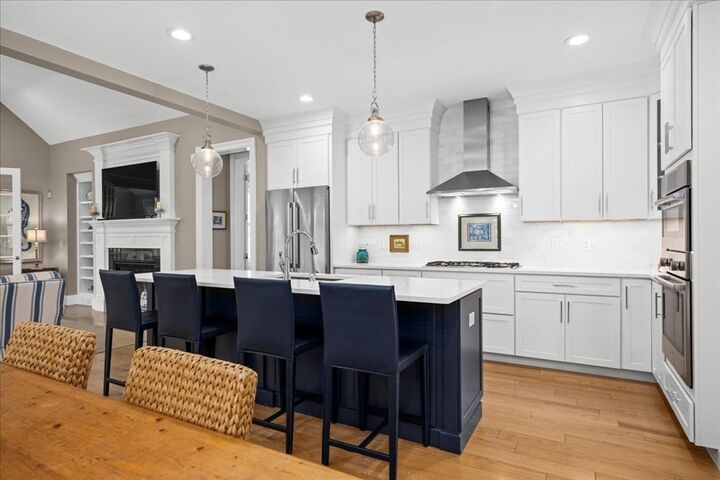 Property Photo: 11 Eagle Lane 105 MA 01701