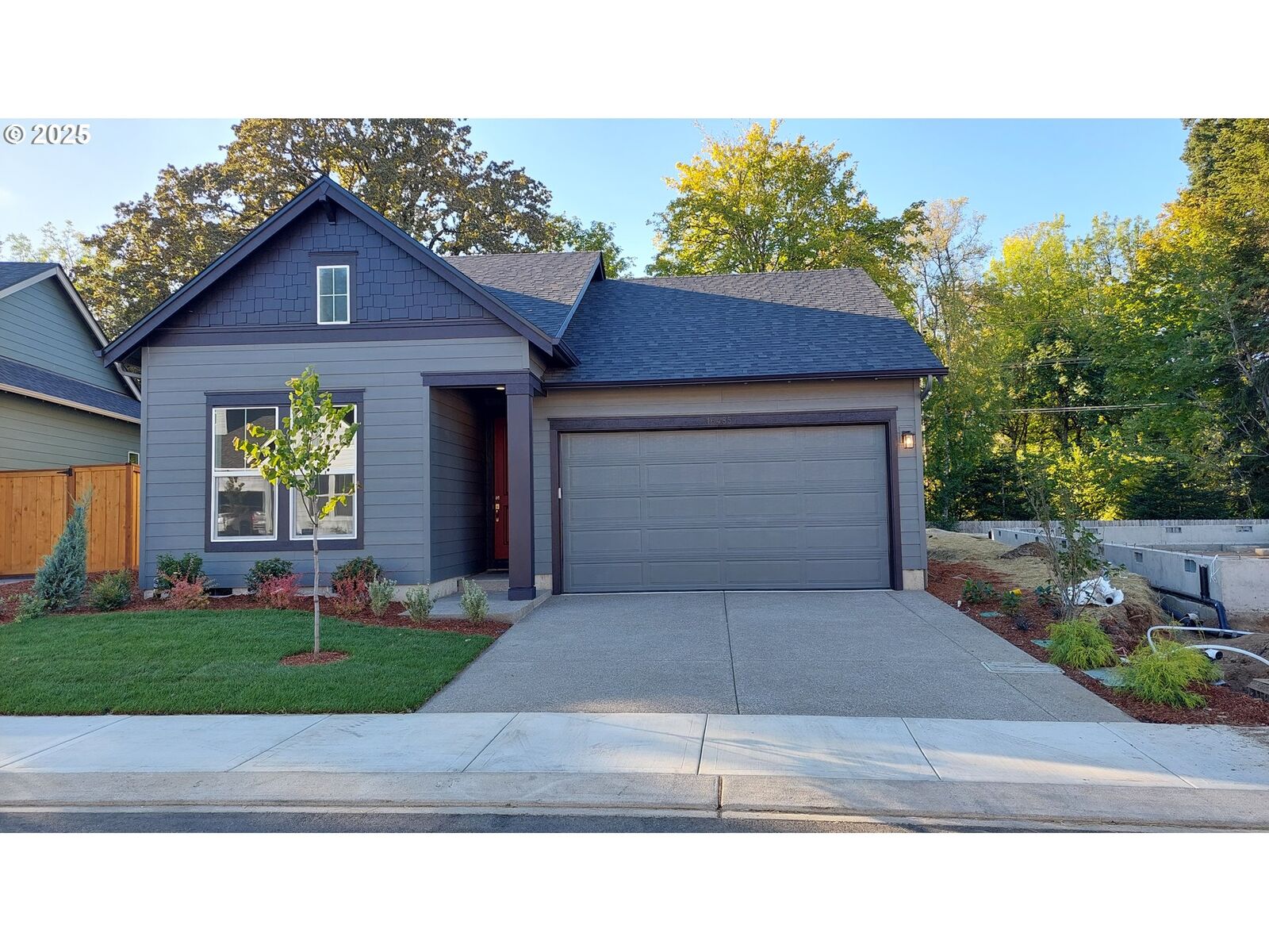 Property Photo:  16485 SW Cambridge Ln  OR 97224 