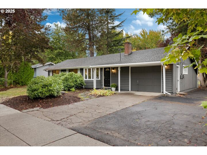Property Photo:  11755 SW 9th St  OR 97005 