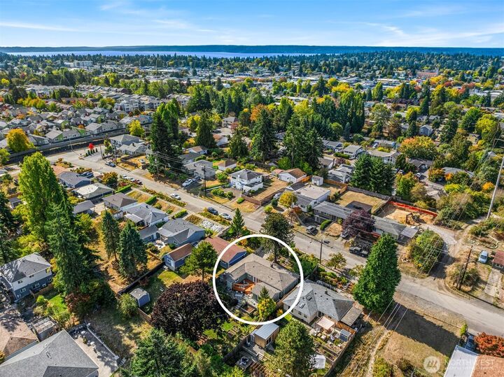 Property Photo:  9408  9th Avenue SW  WA 98106 