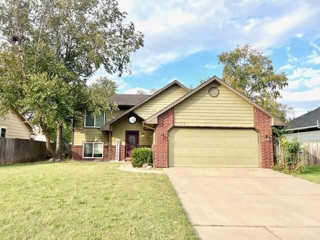 Property Photo: 9702 W Greenspoint St KS 67205