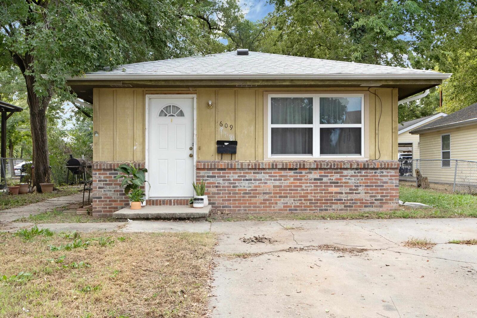 Property Photo:  609 W 13th  KS 66441-0000 