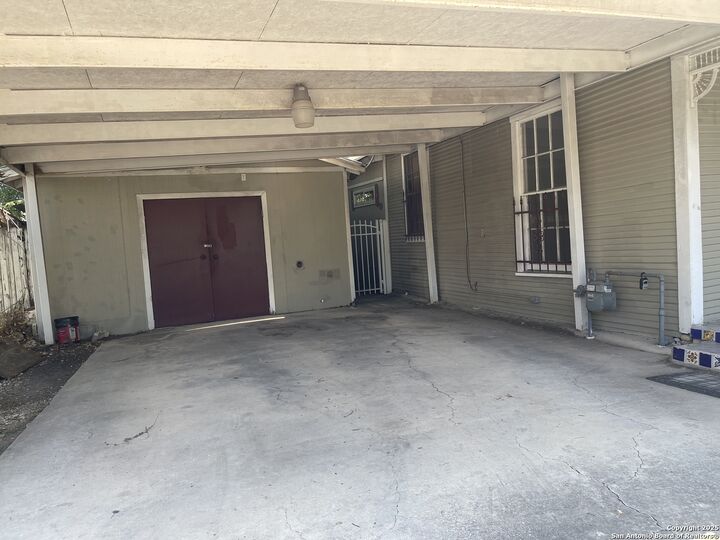 Property Photo:  710 Labor  TX 78210 