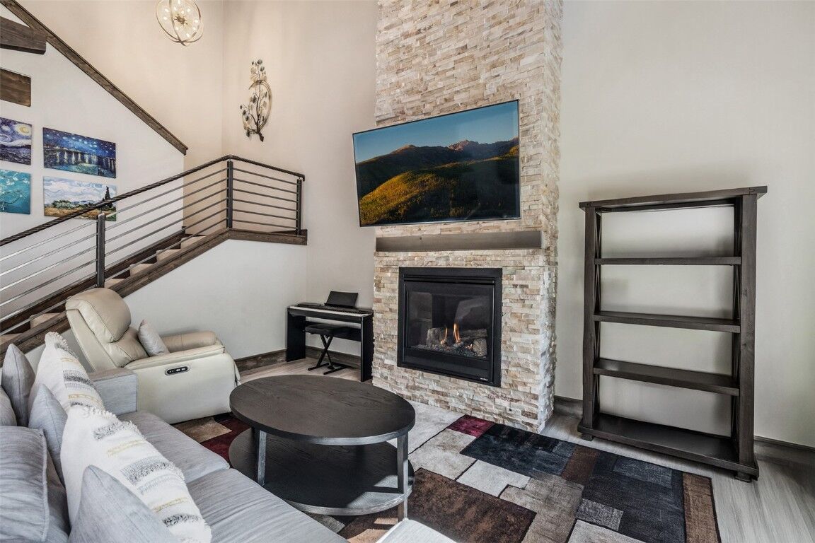 Property Photo:  102 Lake Ridge Circle 1892  CO 80435 