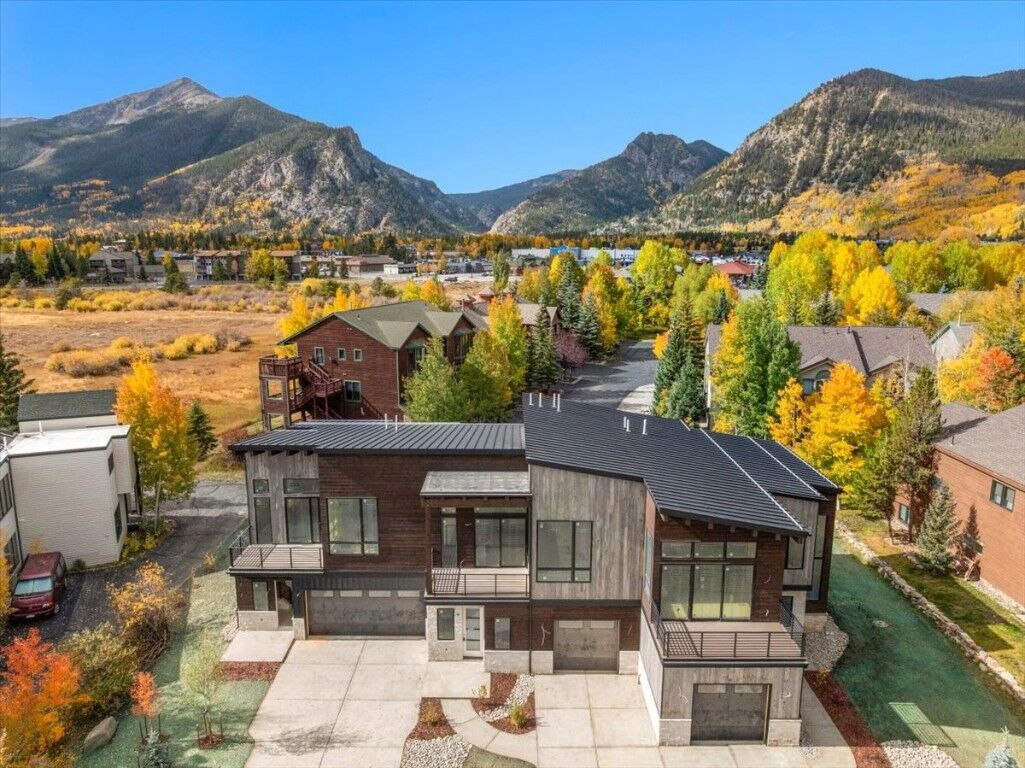 Property Photo: 909 Lakepoint Circle C CO 80443