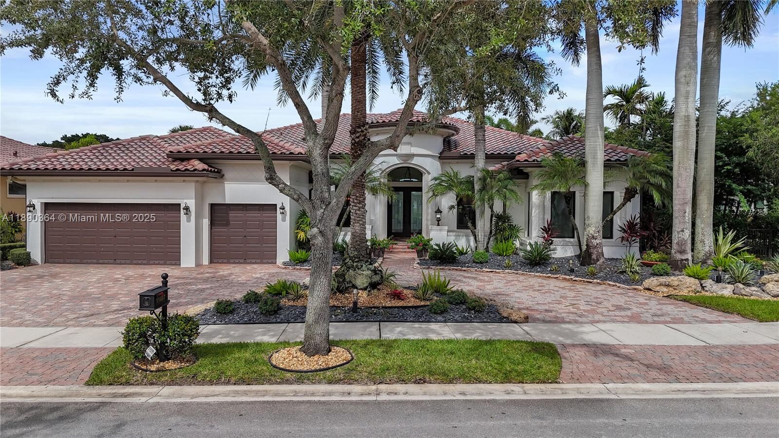 Property Photo: 11807 NW 69th Pl FL 33076