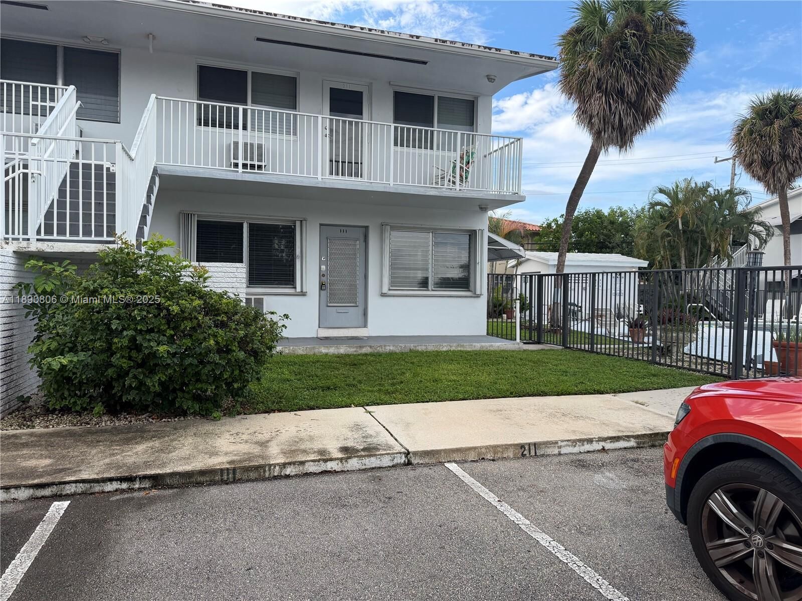Property Photo: 2020 NE 51st Ct 111 FL 33308