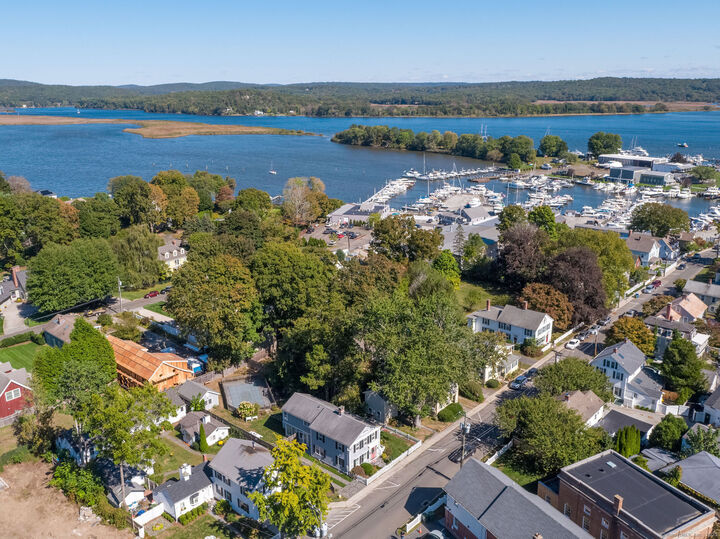 Property Photo: 9 Pratt Street CT 06426