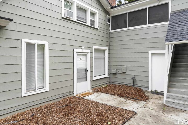 Property Photo:  370 E 8th Ave  WA 99202 