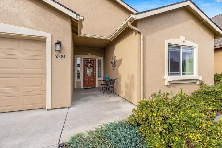 Property Photo: 2691 Eaglewatch Lp WA 99354