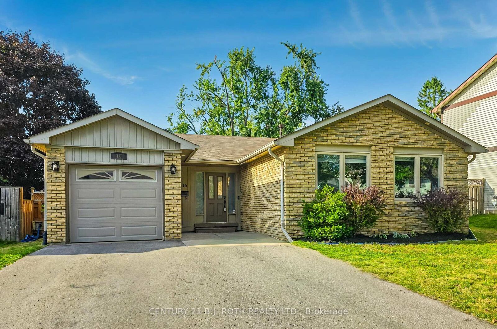 Photo de la propriété: 16 Gloria Street ON L4N 4L9