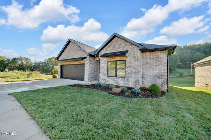 Property Photo: 107 Station Way TN 37615