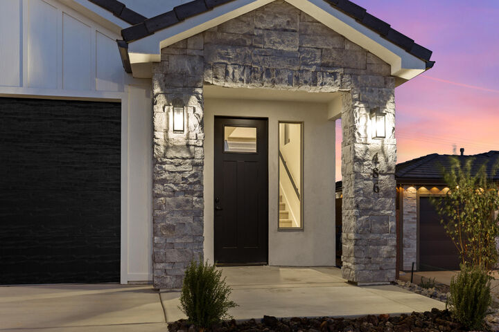 Property Photo:  486 N 1400 W  UT 84737 
