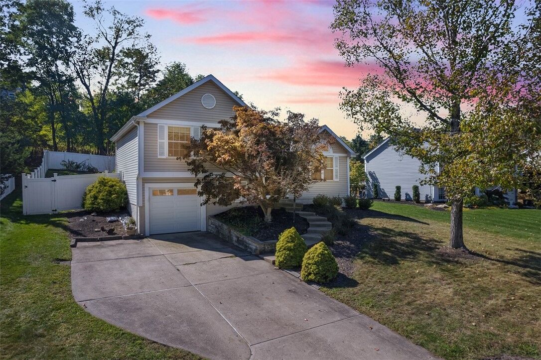 Property Photo:  768 Greenhaven Dr  PA 15102 