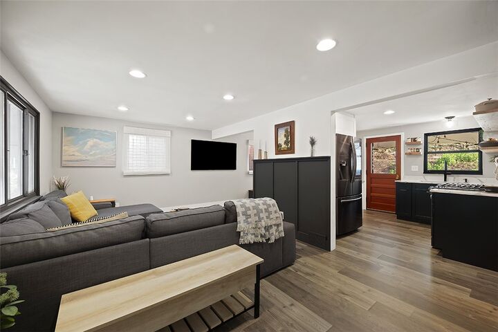 Property Photo:  80 Parker Street  PA 15223 