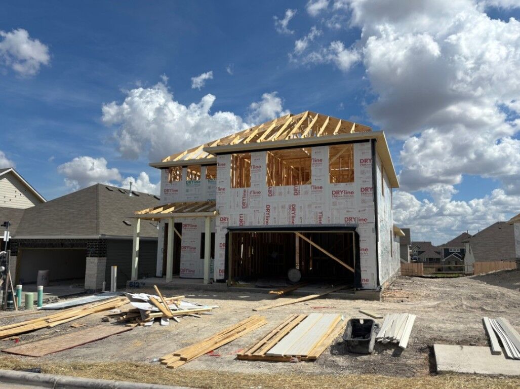 Property Photo:  612 Palo Brea Loop  TX 78634 