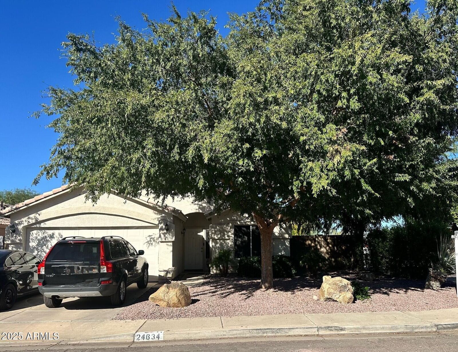 Property Photo: 24634 N 39th Avenue AZ 85310