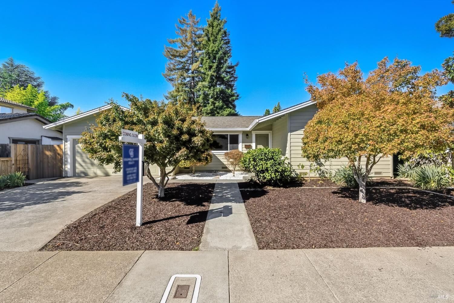 Property Photo:  817 Gromo Court  CA 95448 