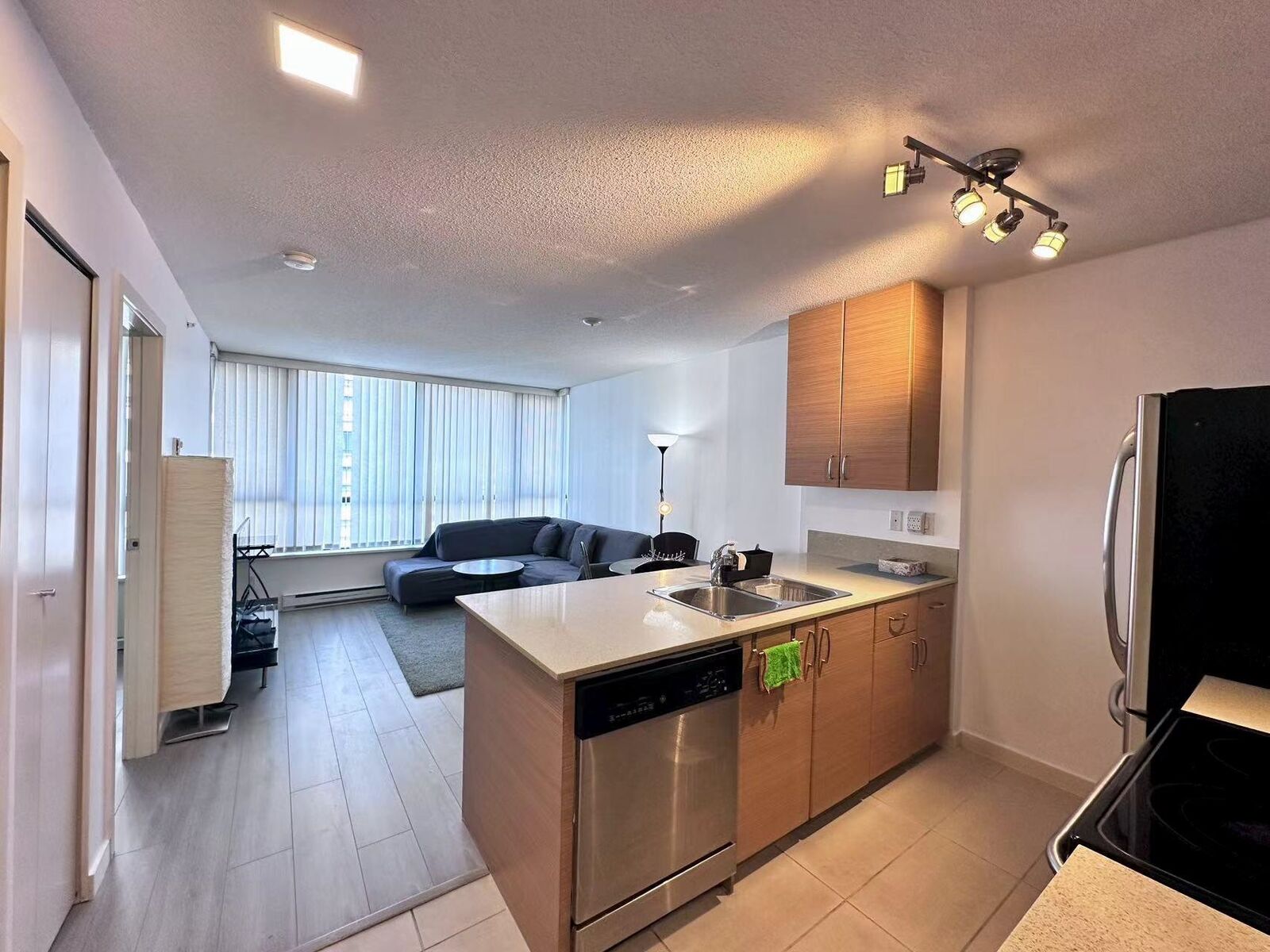 Property Photo: 977 Mainland Street 2404 BC V6B 1T2