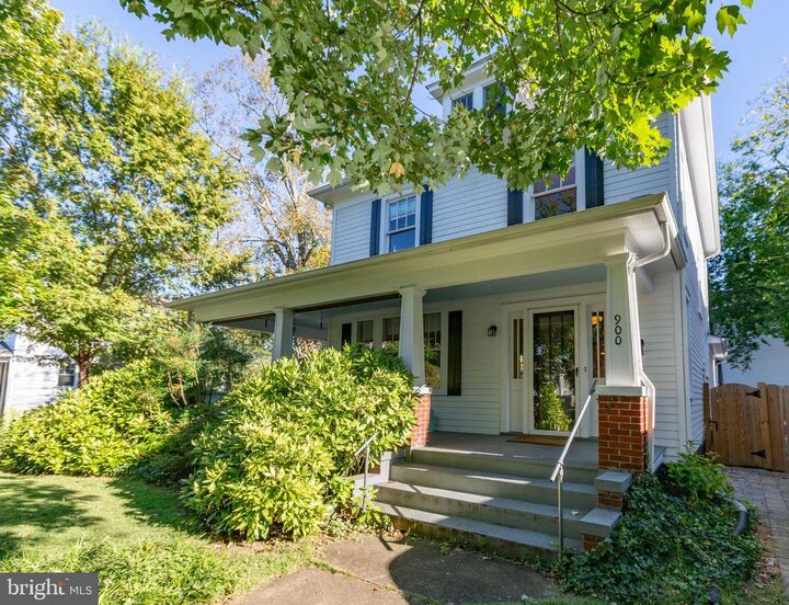 Property Photo: 900 Wolfe Street VA 22401
