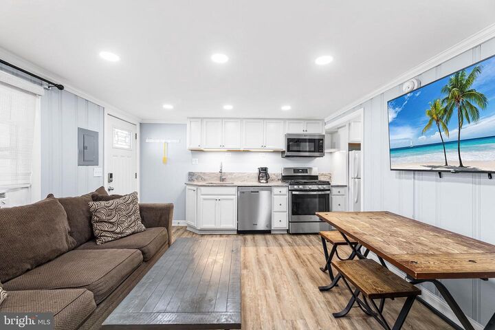 Property Photo:  13 40th Street 4  MD 21842 