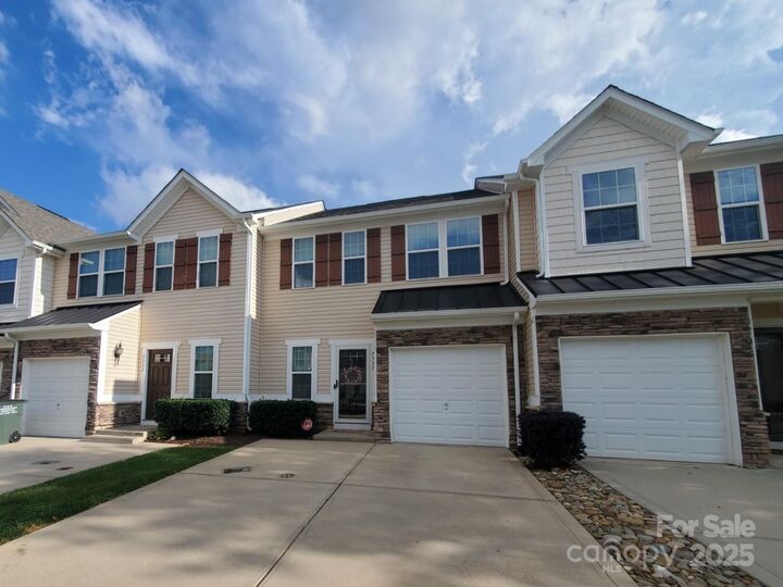 Property Photo: 7537 Red Mulberry Way NC 28273