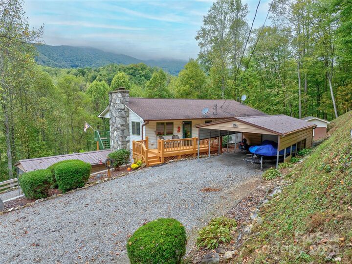 Property Photo: 275 Knob Hill Estates Road NC 28779