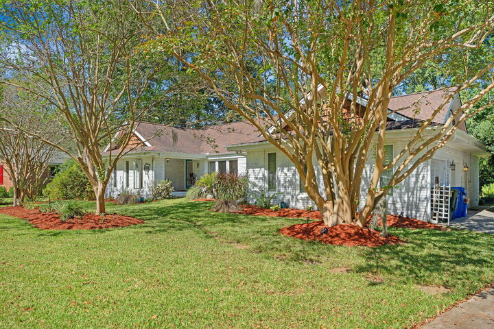 Property Photo: 1522 N Pinebark Lane SC 29407
