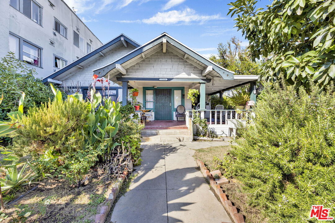 Property Photo: 2247 W 14th St CA 90006